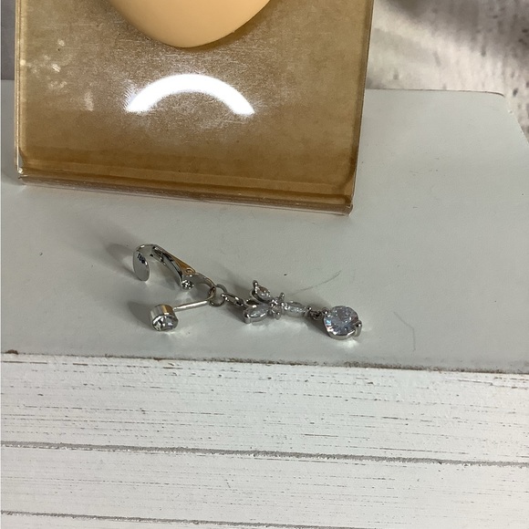 Clip-On Belly Button Ring - Picture 3 of 4